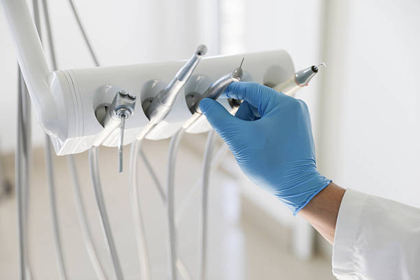 Professional Emergency Dentist technician working in Desert Edge, CA
